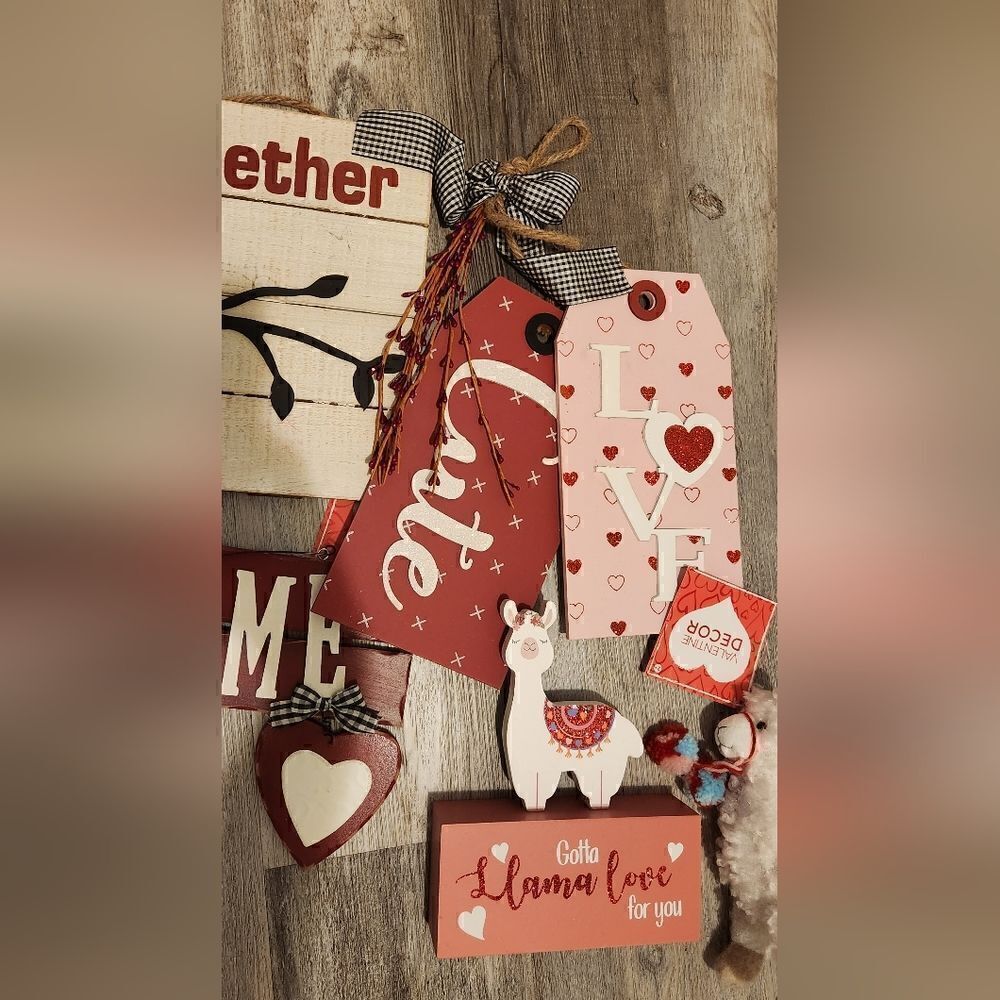 Valentine's Day Decoration - Picture 4 of 14